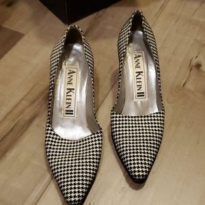 Houndstooth pumps
